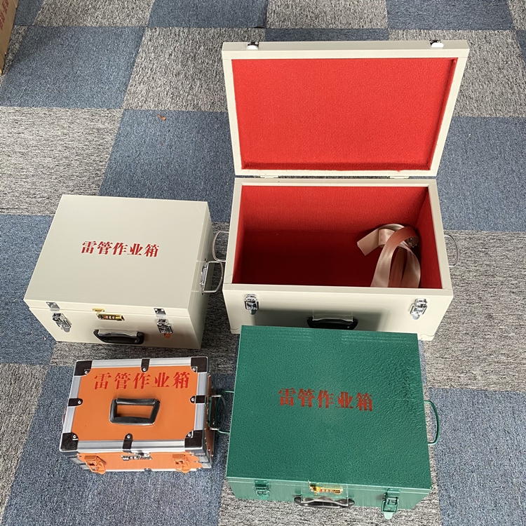 长丰爆破工程作业箱如何选择？玻璃钢与传统材质的全面对比